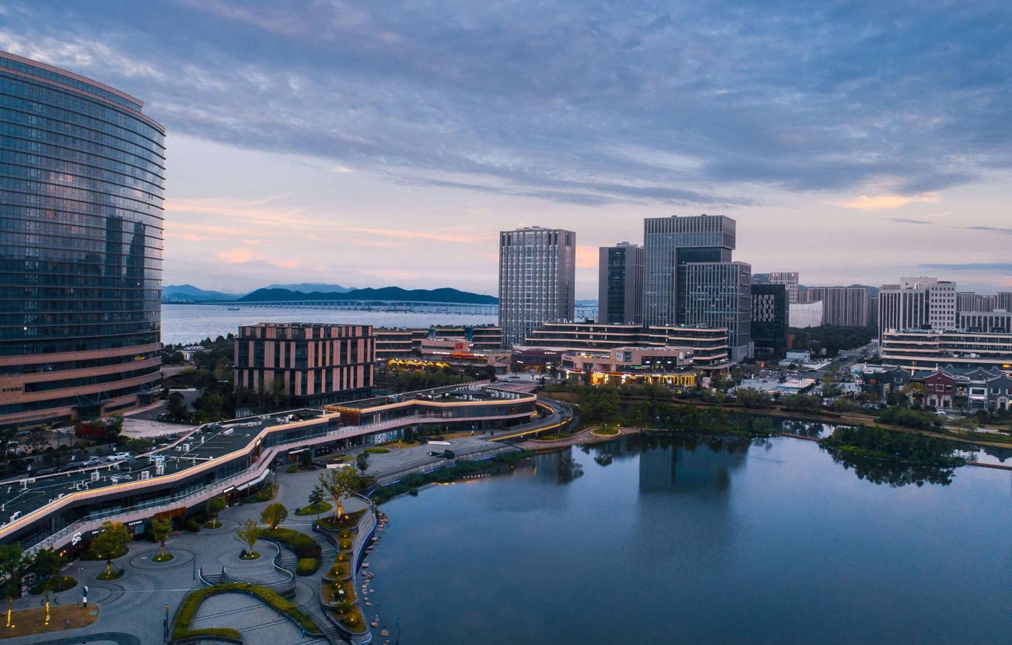 Hilton Zhoushan Exteriör bild